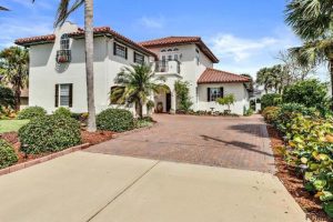 Dana Davis Luxury Home Listings